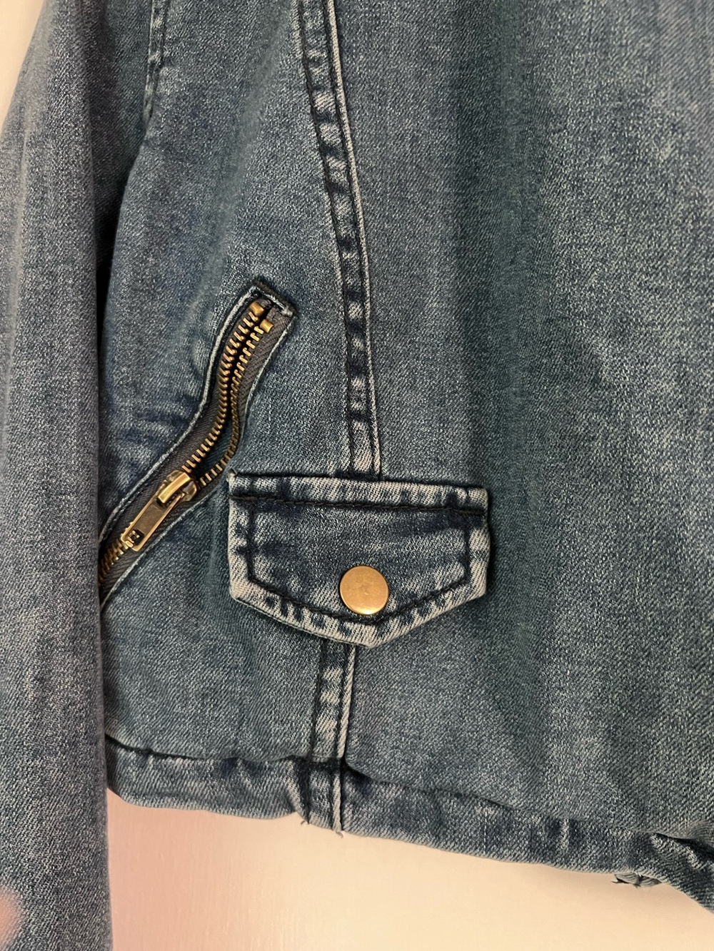 Free People Denim Cropped Moto Jacket - Size Small - Picture 4 of 9